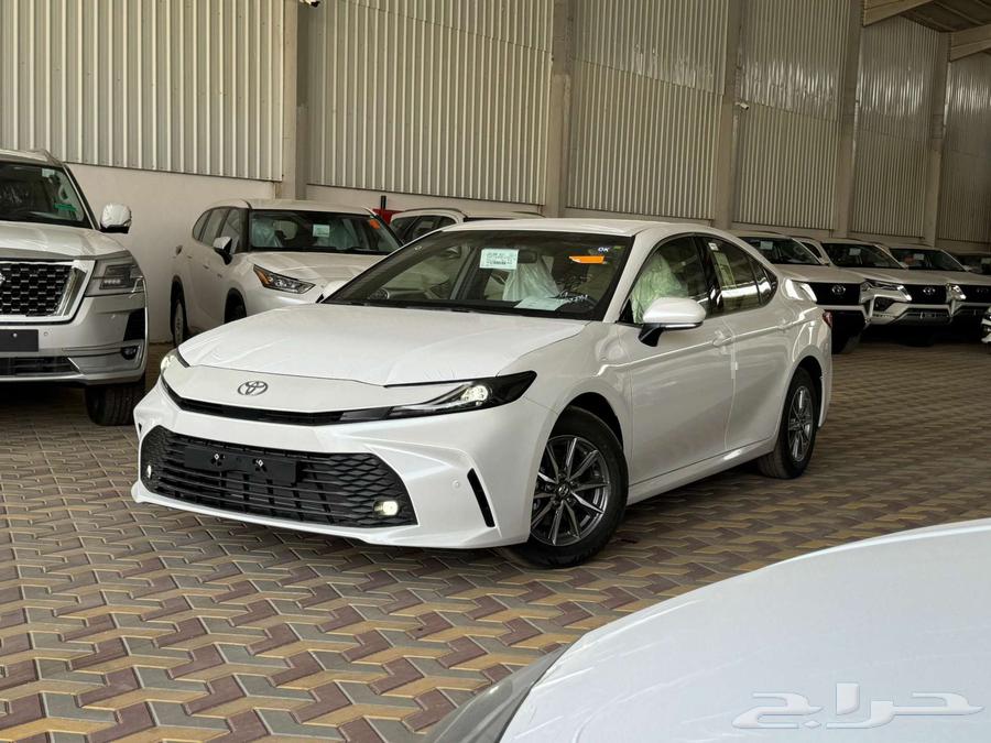تويوتا كامري E بنزين 2025 البيع كاش واقساط64246925959682110