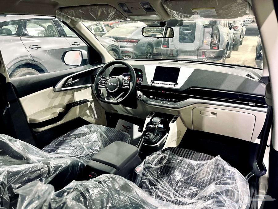 كيا كارينز GLS طاولات طعام مقود جلد انوار ليد وكيل الاهلية64248614057346113