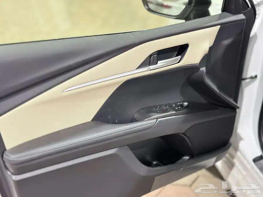 تويوتا كامرى le بنزين موديل 202564249019018497114