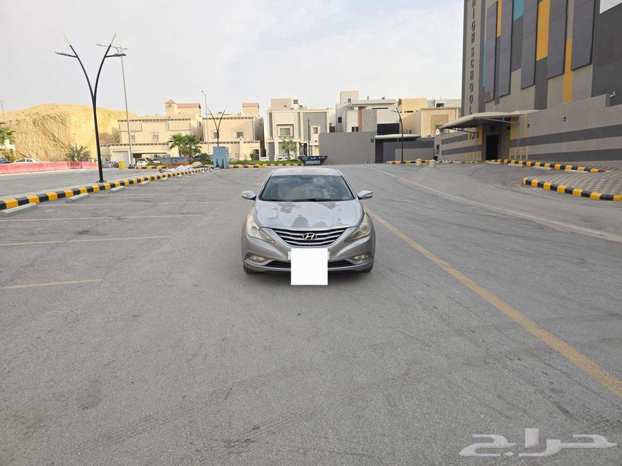 سوناتا نص فل نظيف جدا64262962560769111