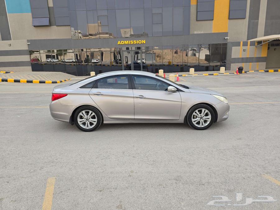 سوناتا نص فل نظيف جدا64262962560769113