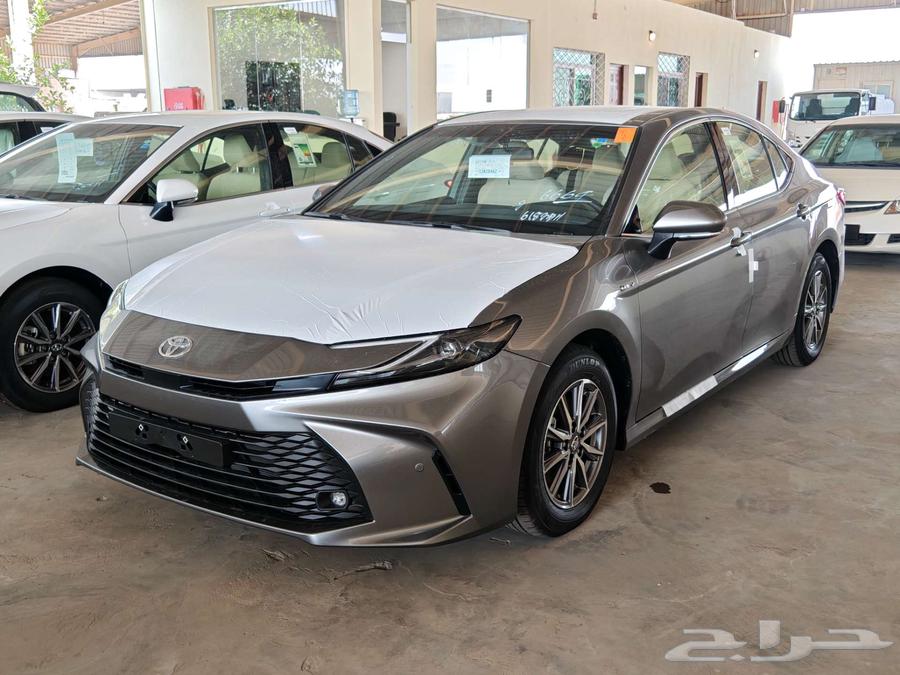 Toyota Camry E Standard Hybrid (Titanium-White) 202564234394445825112