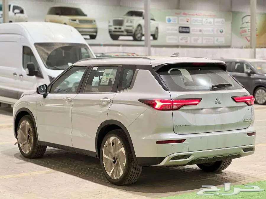 ميتسوبيشي اوتلاندر نص فل 7 راكب 2025 عرض خاص64237676357378114