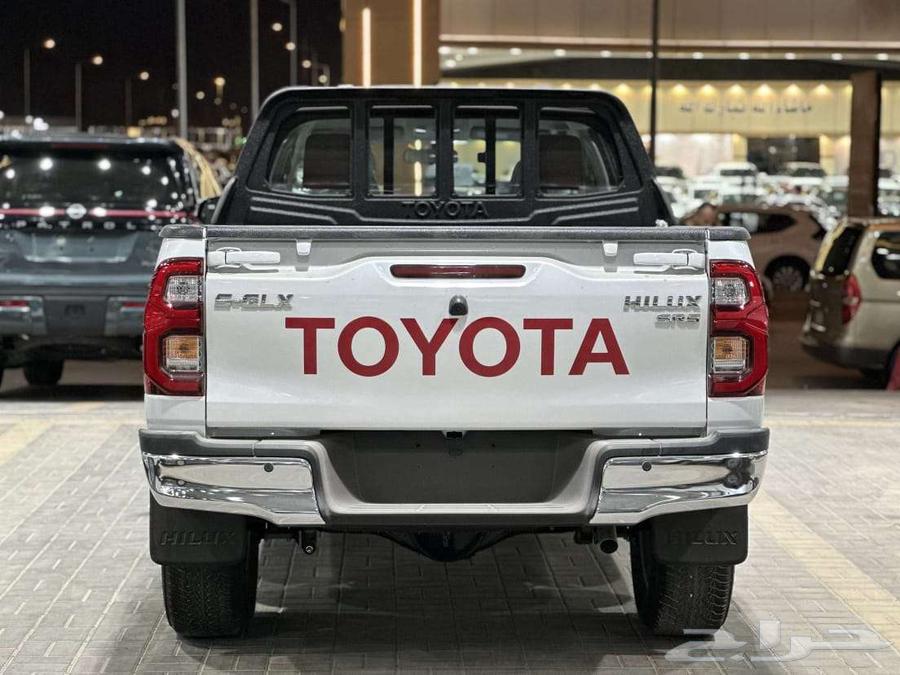 تويوتا هايلكس SGLXغمارتين فل2.7 بنزين دبل موديل 202564236234270721113