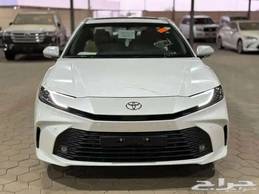 تويوتا كامري le بنزين موديل 202564236394103299111