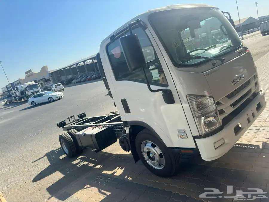 ايسوزو دينا 6 طن شاص 6.10 متر 2025 العيسي ياباني64238657165185110