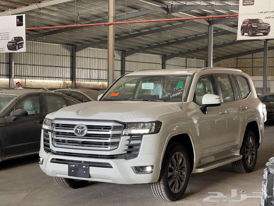 تويوتا لاندكروزر GXR3 بنزين 2025 - عروض الأقساط64240505453953113