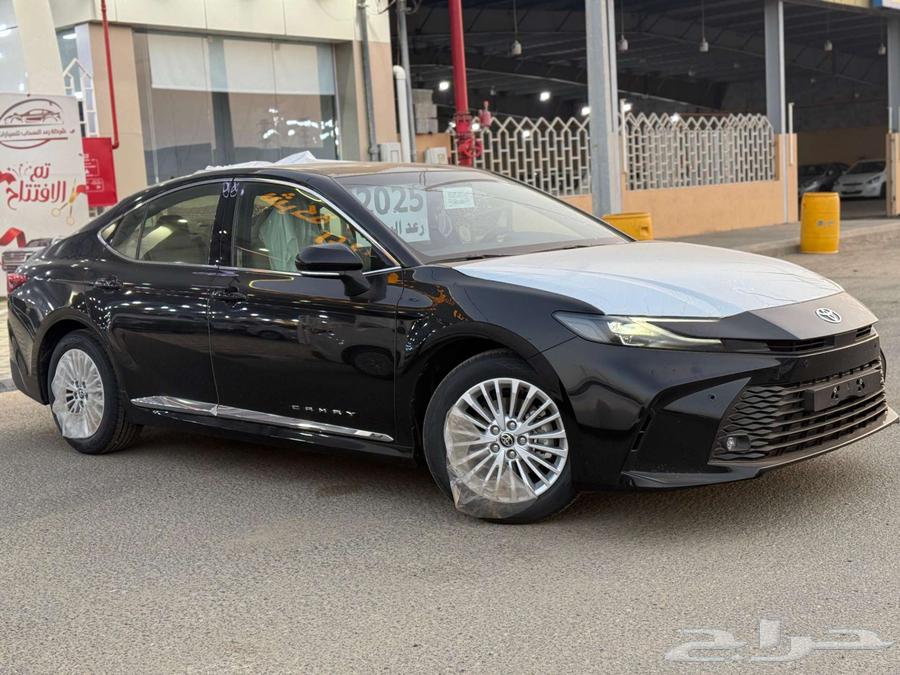 كامري LE بنزين اسود64240505579650112