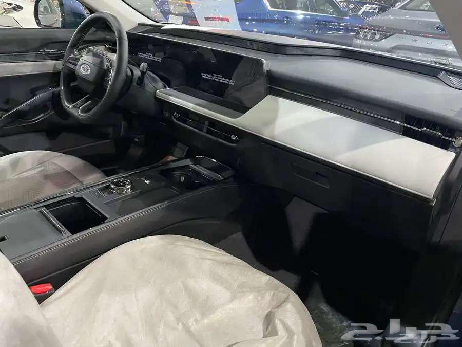 فورد تورس امبيانتي موديل 2025 أقساط او كاش64248613989891112