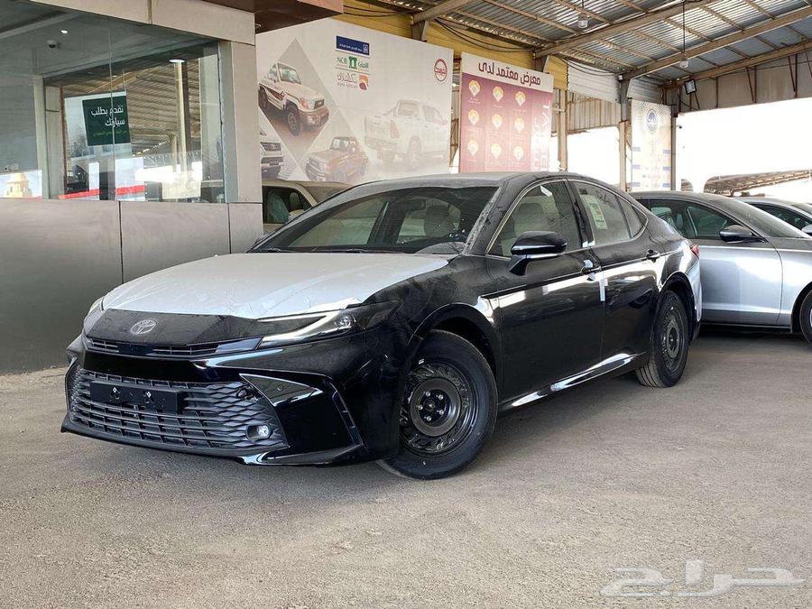 كامري E ستاندر طيس بنزين 2025 لون اسود لدى الفريدي64242412022914110
