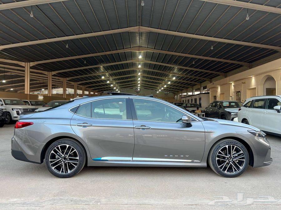 تويوتا كامري LE هايبرد 2025 متاح اقساط و كاش64246099186179112