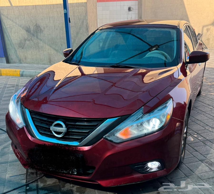 نيسان التيما نص فل مثبت سرعة جنوط السيارة نظيييفة ومستخدمة64246413560834110