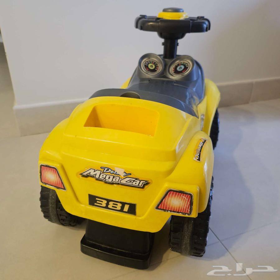 سيارة أطفال صفراء مستعملة63969894429570111