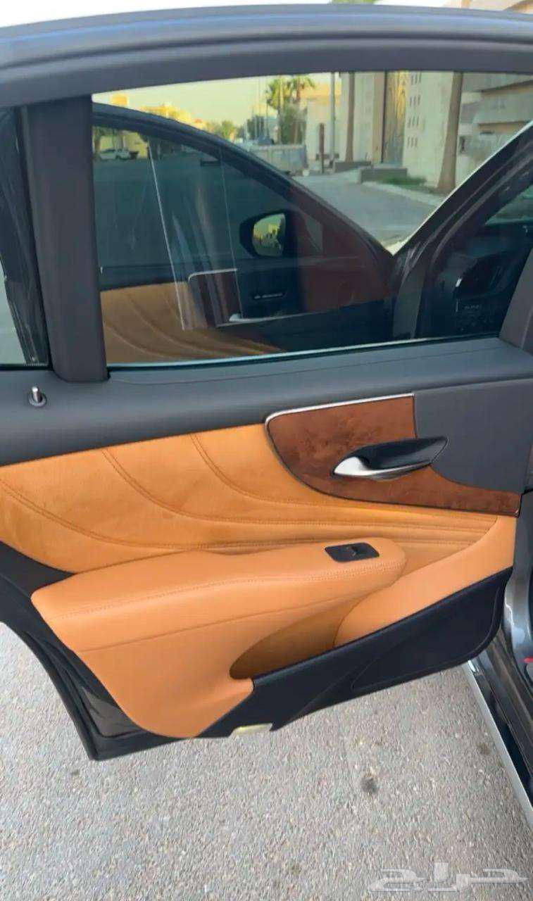 لكزس LS500 للبيع موديل 2021 Executive64359189265281113