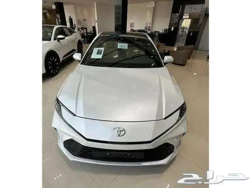 تويوتا كامرى ال اى هايبرد 2025 ابيض بطاقه جمركيه64267467889409110
