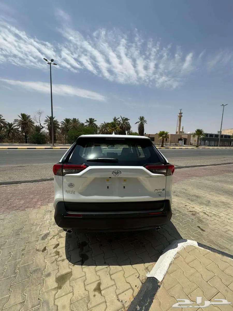 تويوتا راف فور LE بنزين دفع رباعي 202564267313871489113
