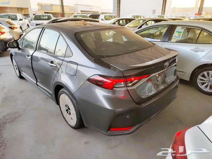 تويوتا كورولا 2.0 XLI مطور فتحة سقف 202564266273274883110