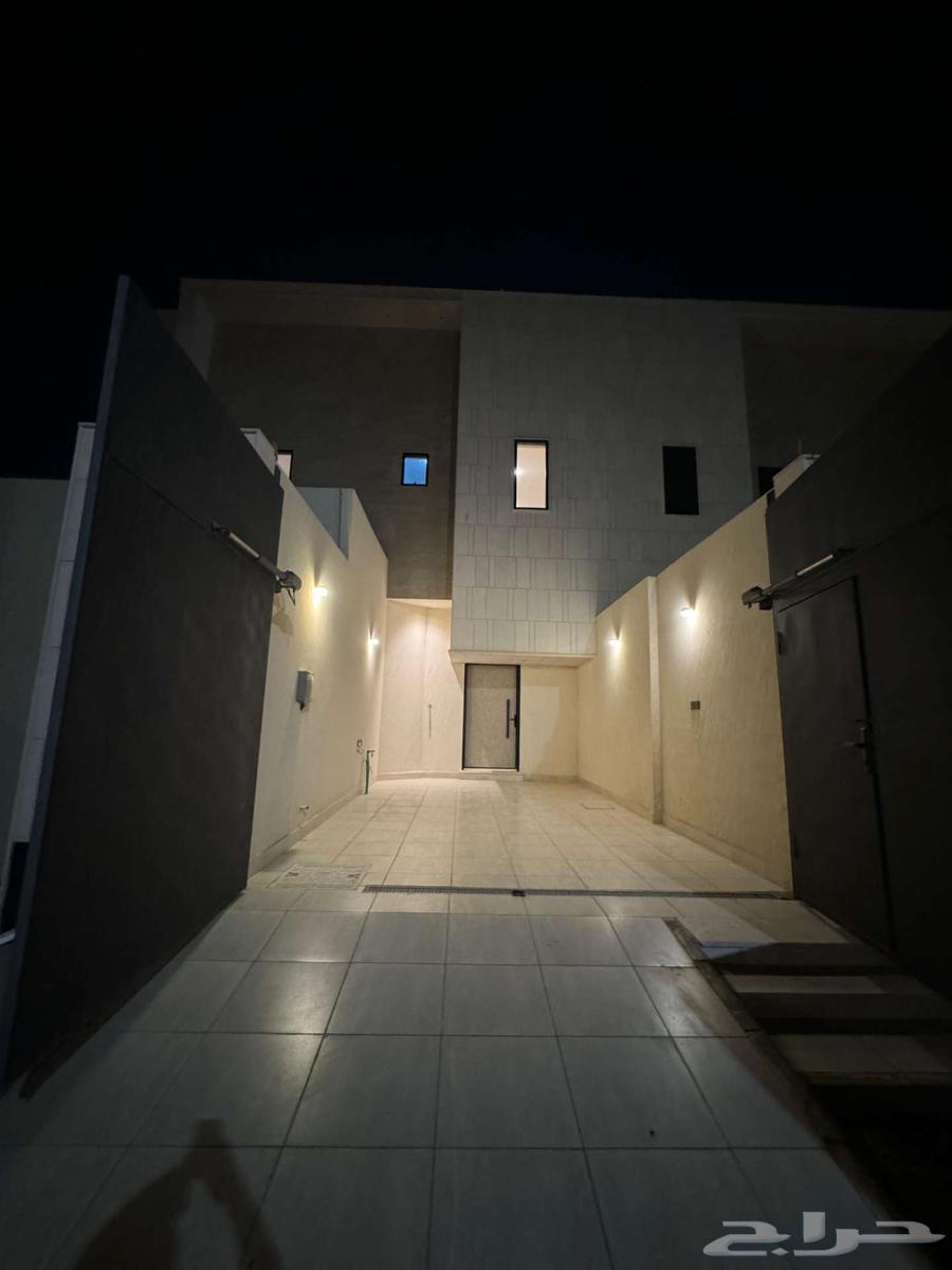 للبيع وحدة علوية شمال مدينة بريدة مخطط الرواف63612997338242111