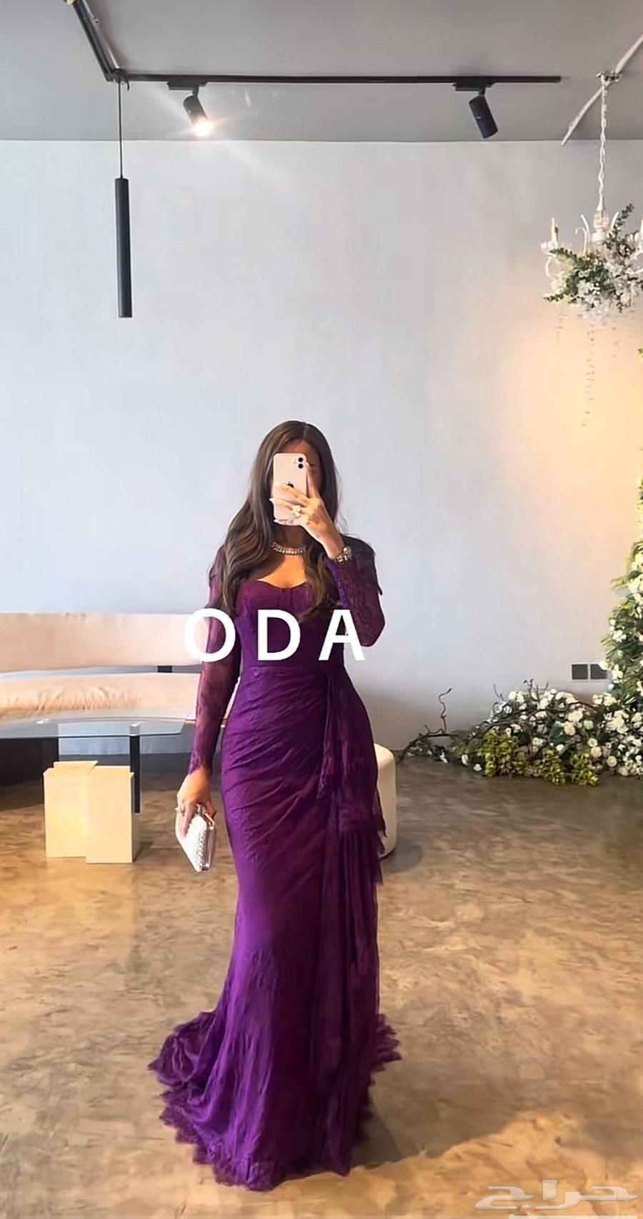 فستان من تصميم oda64041348157954112