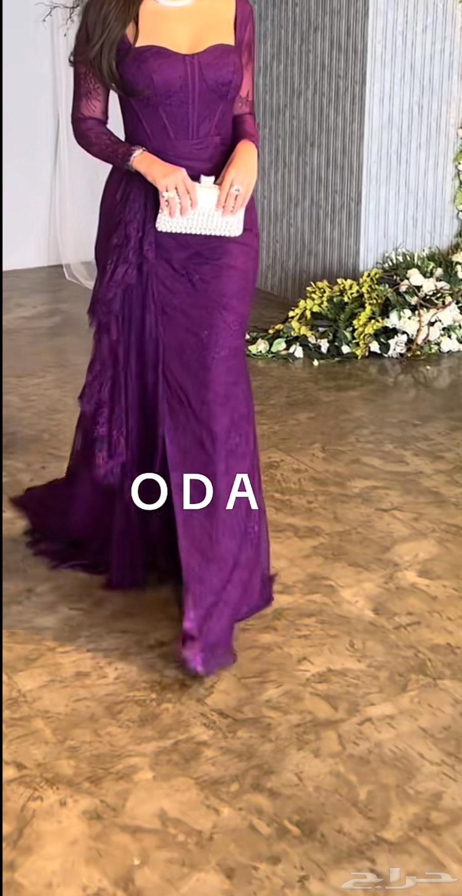 فستان من تصميم oda64041348157954110