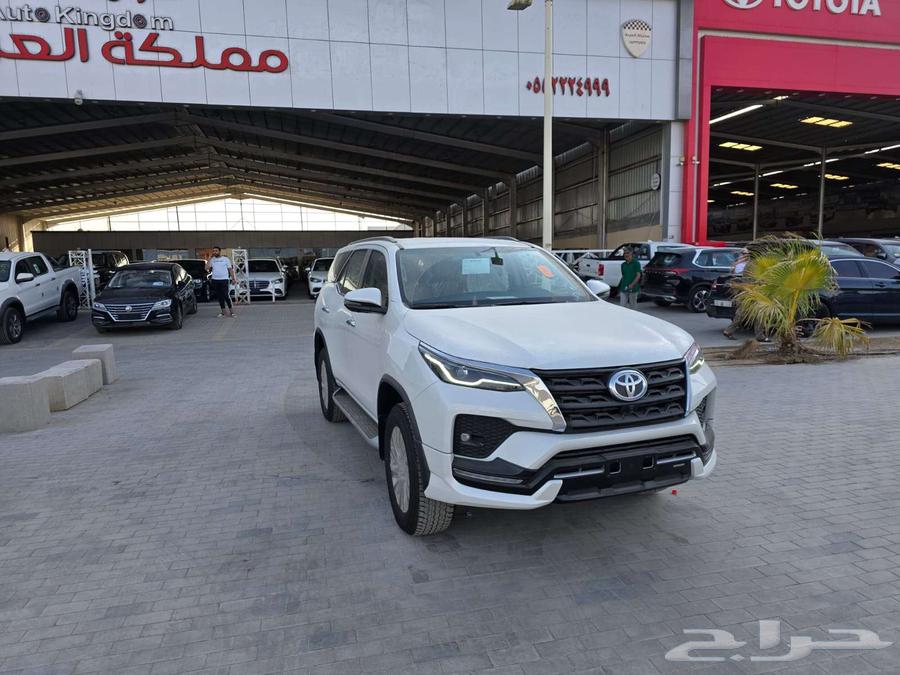 تويوتا فورتشنر VX3 بنزين 202564320217844610111
