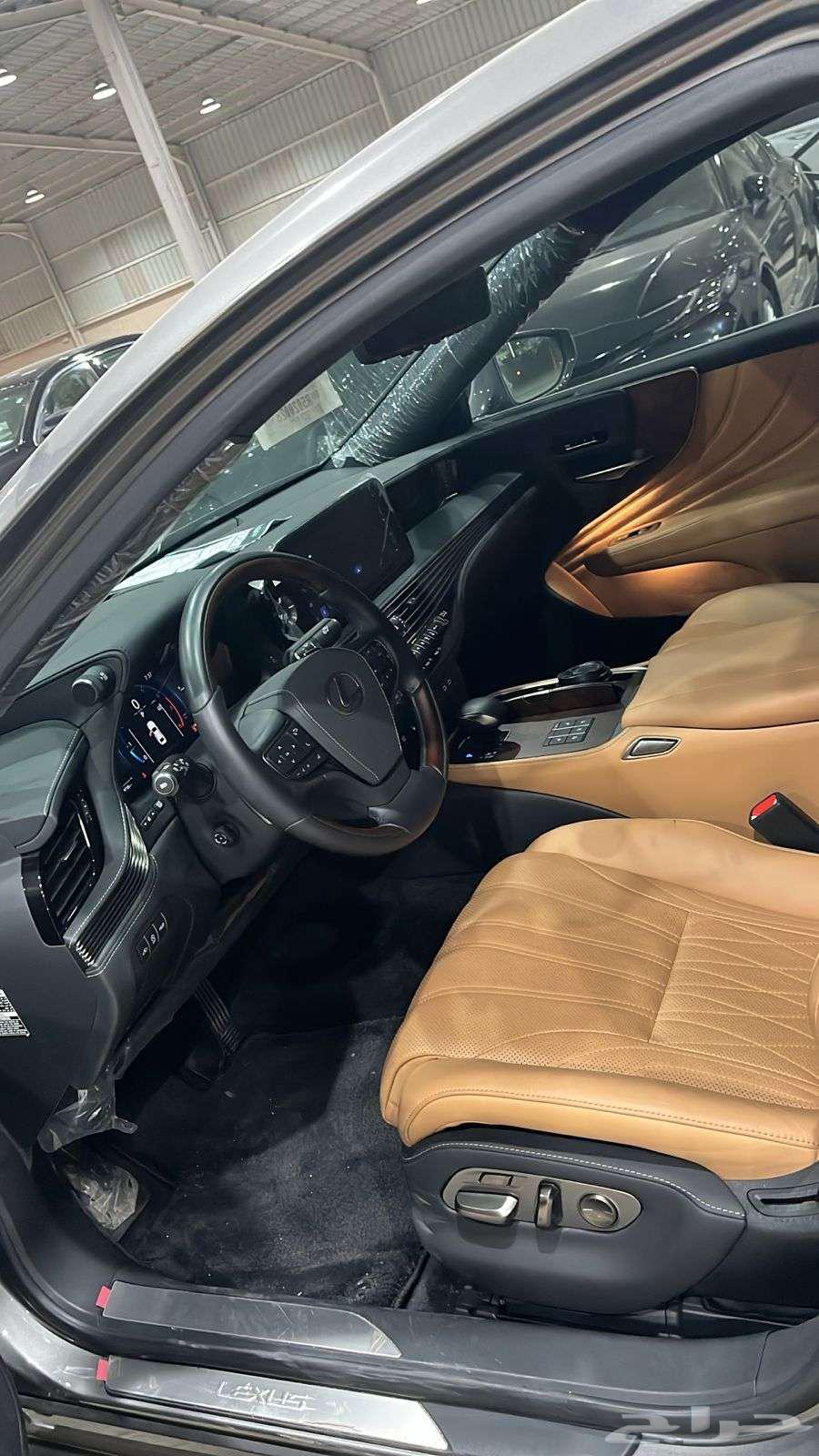 لكزس LS500 فل كامل خليجى موديل 2024 تم البيع64336217021955114