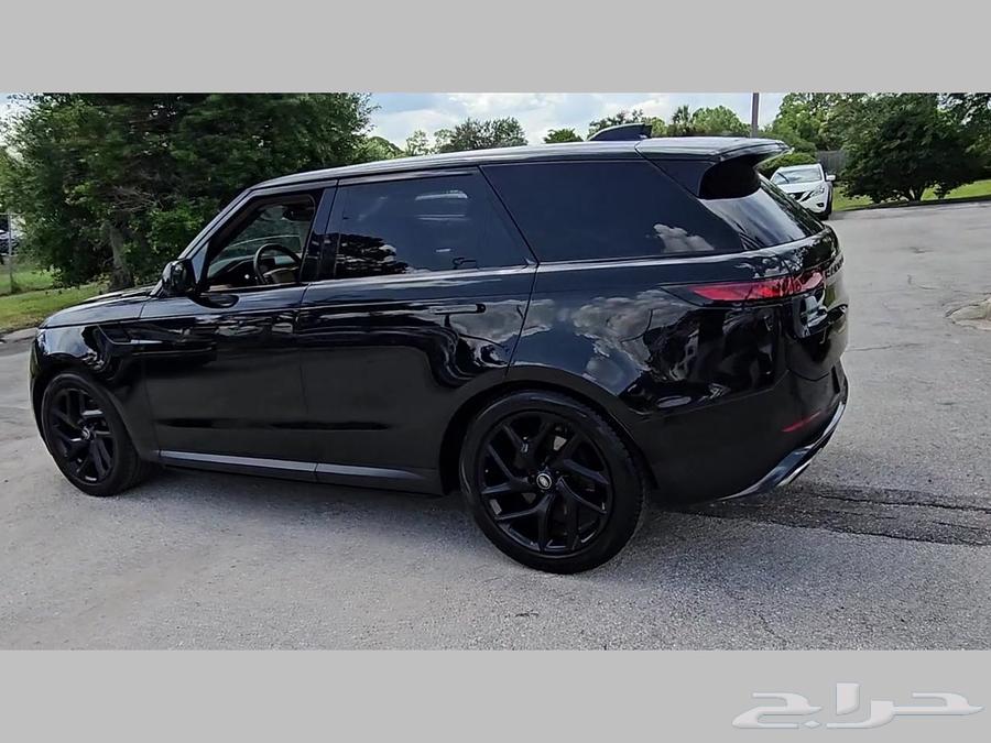 Range Rover Sport 2024 with rear screens, specifications and special price64333692257409113