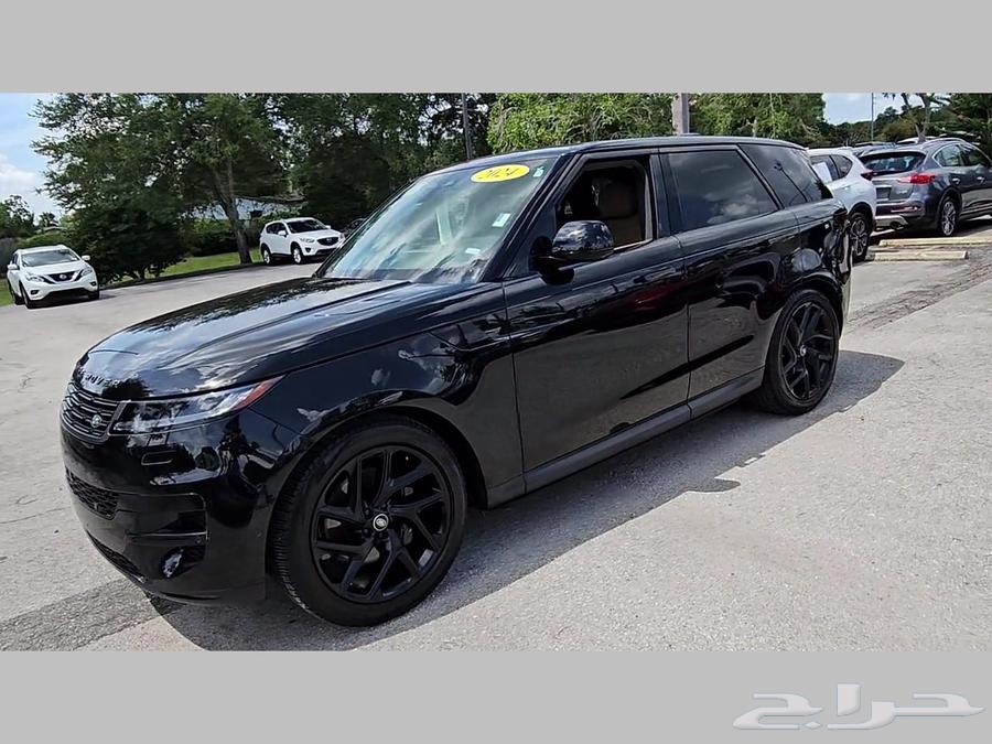 Range Rover Sport 2024 with rear screens, specifications and special price64333692257409114