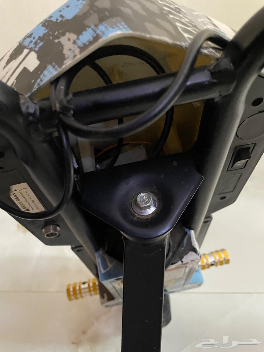 Semi-new scooter64096904670594110