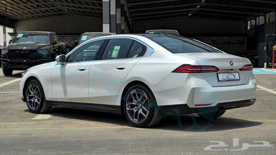 بي ام دبليو 520i خليجي 2025 اصفار مع ضمان الوكيل64341098897665114