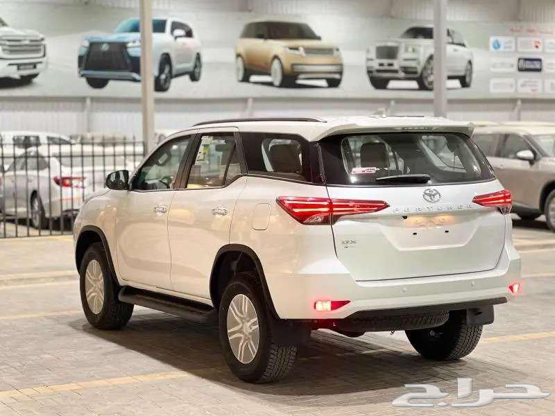 Toyota Fortuner GX 2 Gasoline 2700 CC, Double and Available VX1 4000 CC64353091976835114