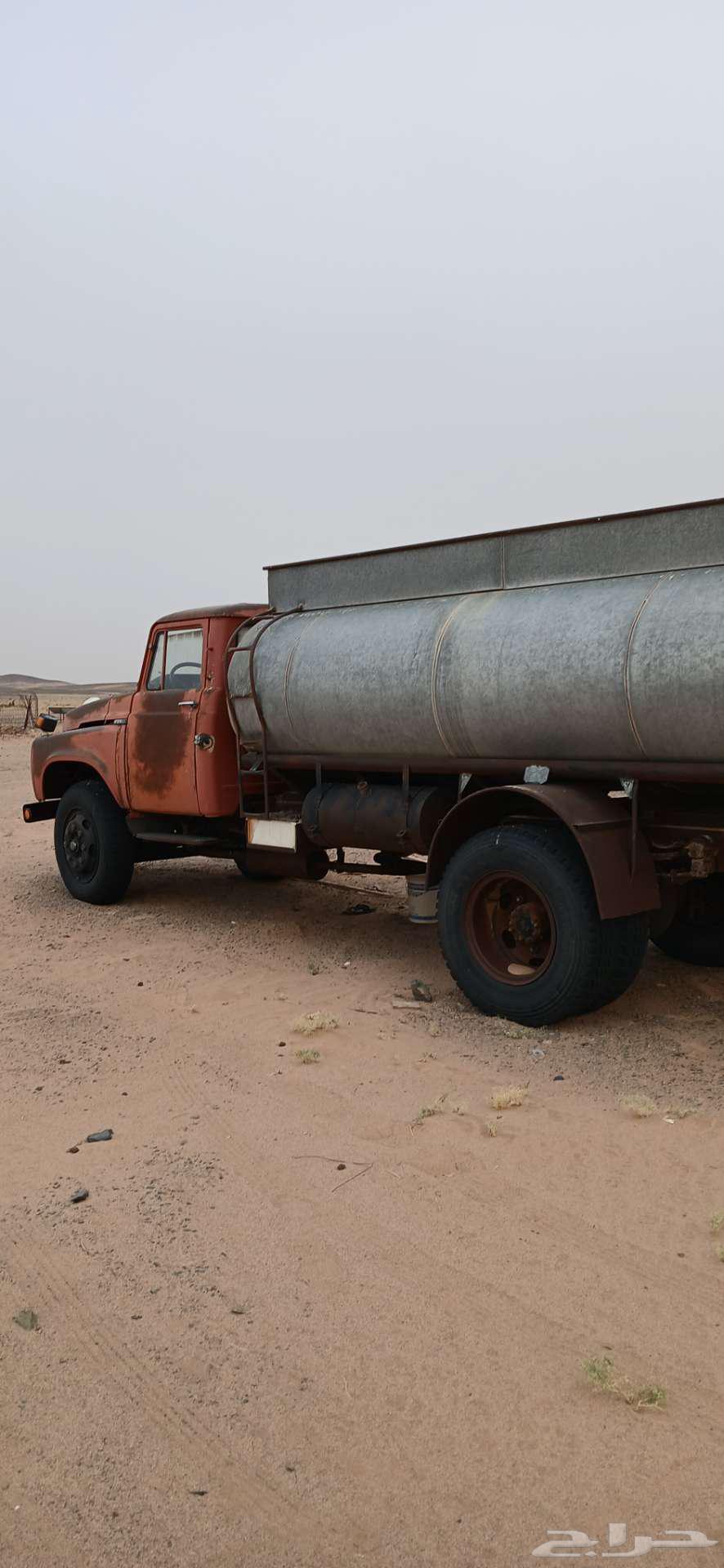 تويوتا وايت مديل 81 احمر للبيع64356295937025114