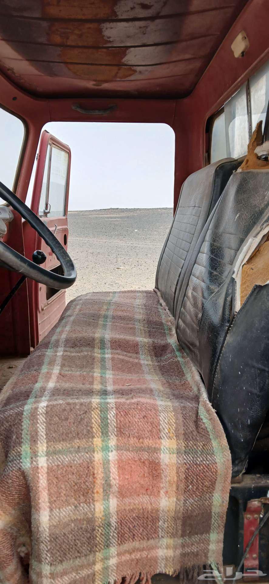 تويوتا وايت مديل 81 احمر للبيع64356295937025110