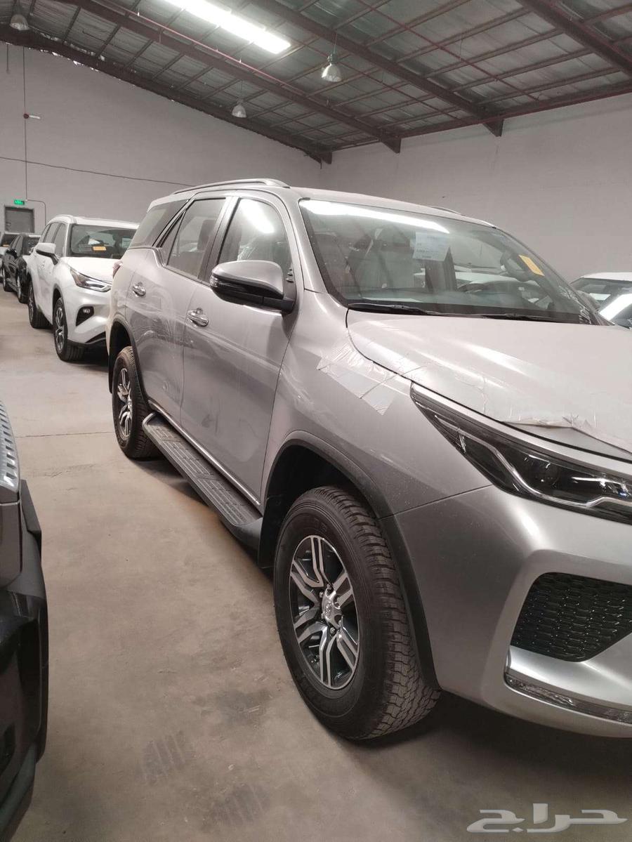 فورتشنر جي اكس 2 دفع رباعي 2.7 بنزين اوتوماتيك (فضي  2025)64353224924035111