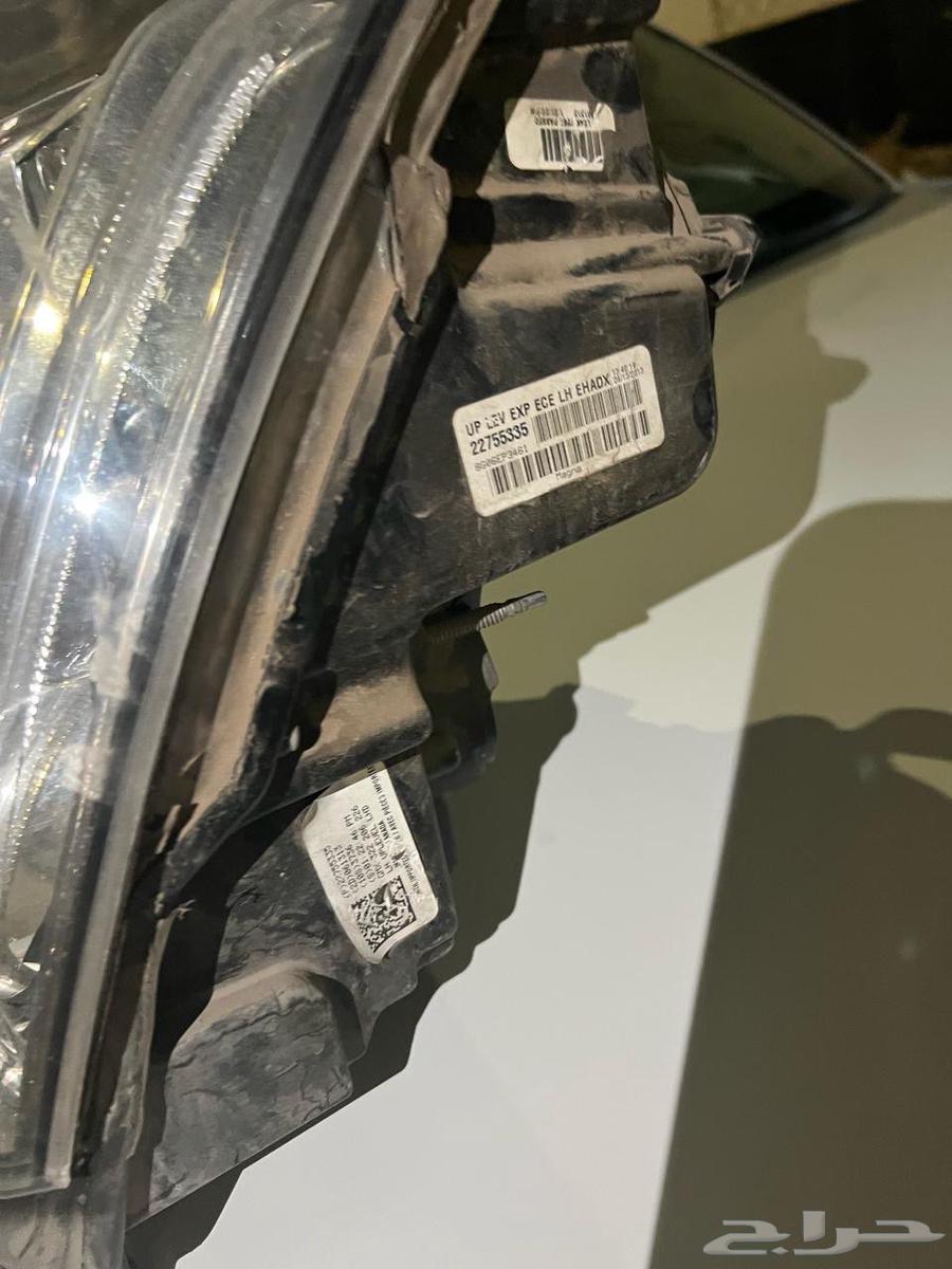 شمعة يسار كاديلاك STC تركب من 2009 الى 201364358052400003110