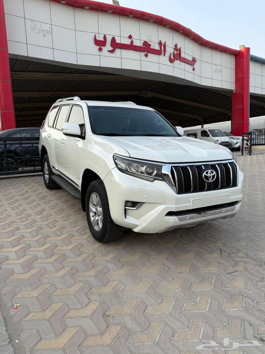 تويوتا برادو نص فل TXL V6 ابيض ممشى 112 الف بنزين 202064348378164227110