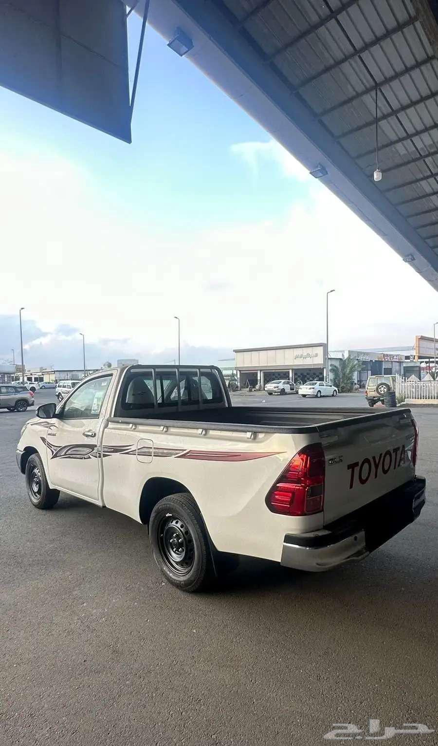 تويوتا هايلوكس 2.7 غمارة GLX بنزين 2025 اصفار64352275257986113