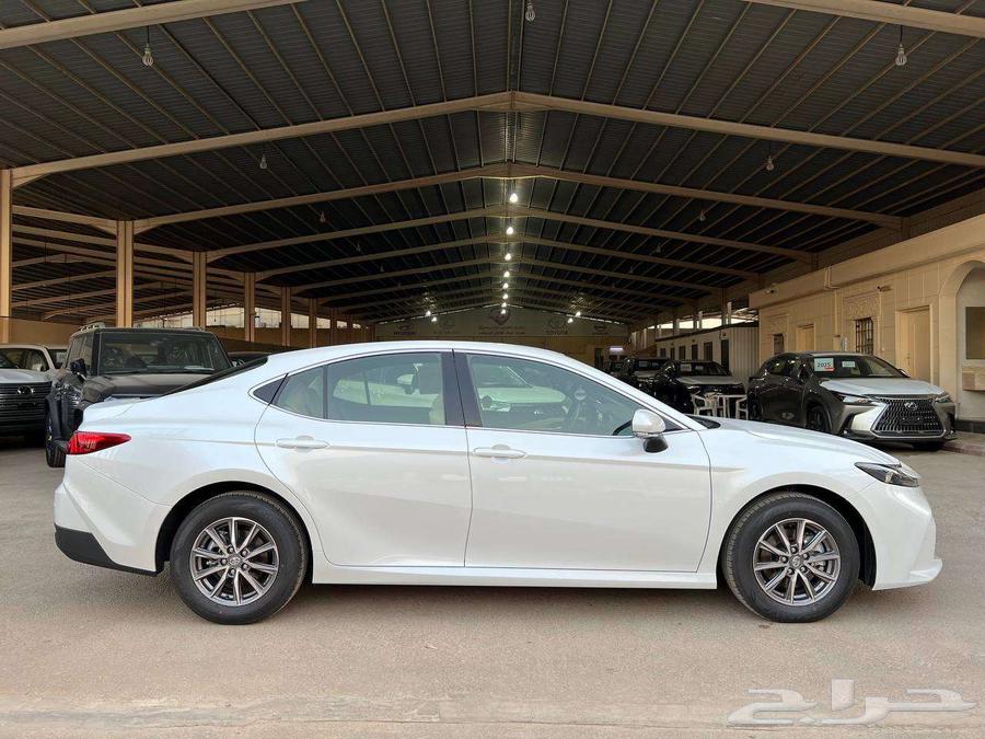 تويوتا كامري E ستاندر بنزين 2025 متاح اقساط و كاش64352612807425113
