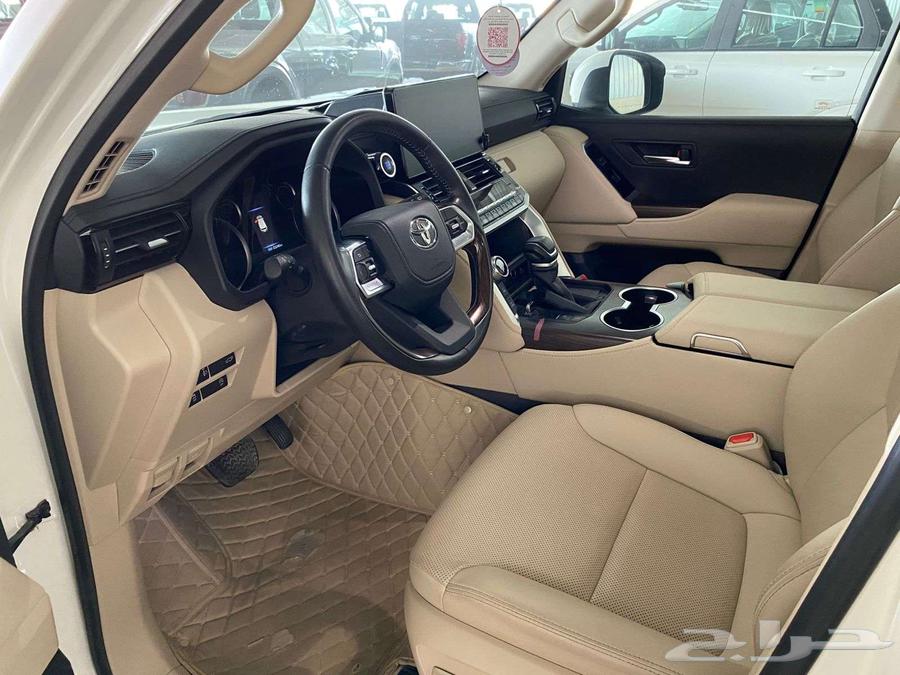 تويوتا لاند كروزر رقم 4 موديل 2024 عداد 2324064353927777793111