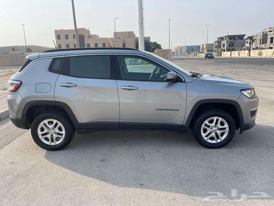 2018 Jeep Compass Latitude Base64354031631235111