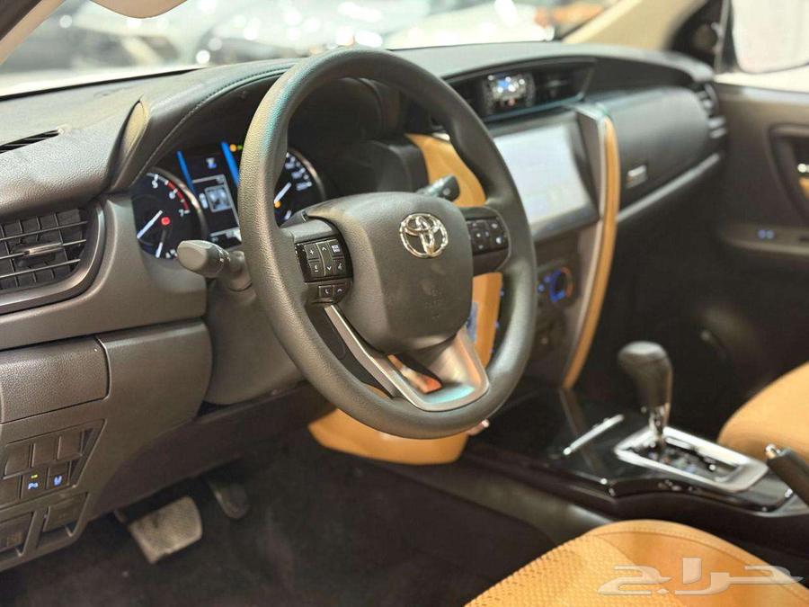 فورتشنر GX2 بنزين 2025 أداء قوي ومرونة على جميع الطرقات64354164515073114