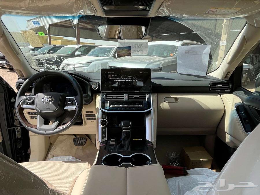 لاند كروزر رقم 4 بنزين قسطها معانا الان64354179120771113