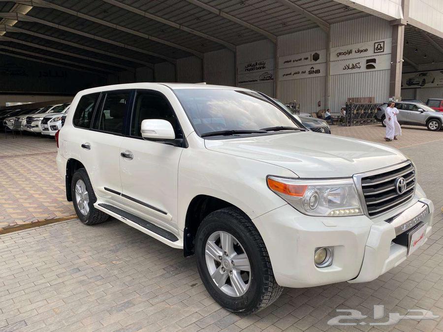 تويوتا لاندكروزر GXR موديل 2014عداد 450الف كم64356121639937113