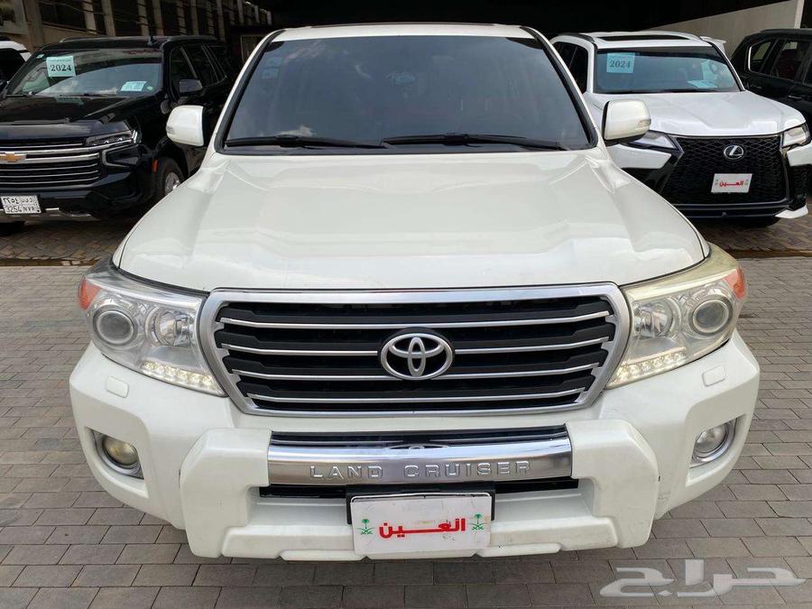 تويوتا لاندكروزر GXR موديل 2014عداد 450الف كم64356121639937112