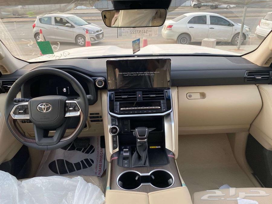 تويوتا لاند كروزر GXR L4 بنزين موديل 2025 سعودي لوحات64348494996353111