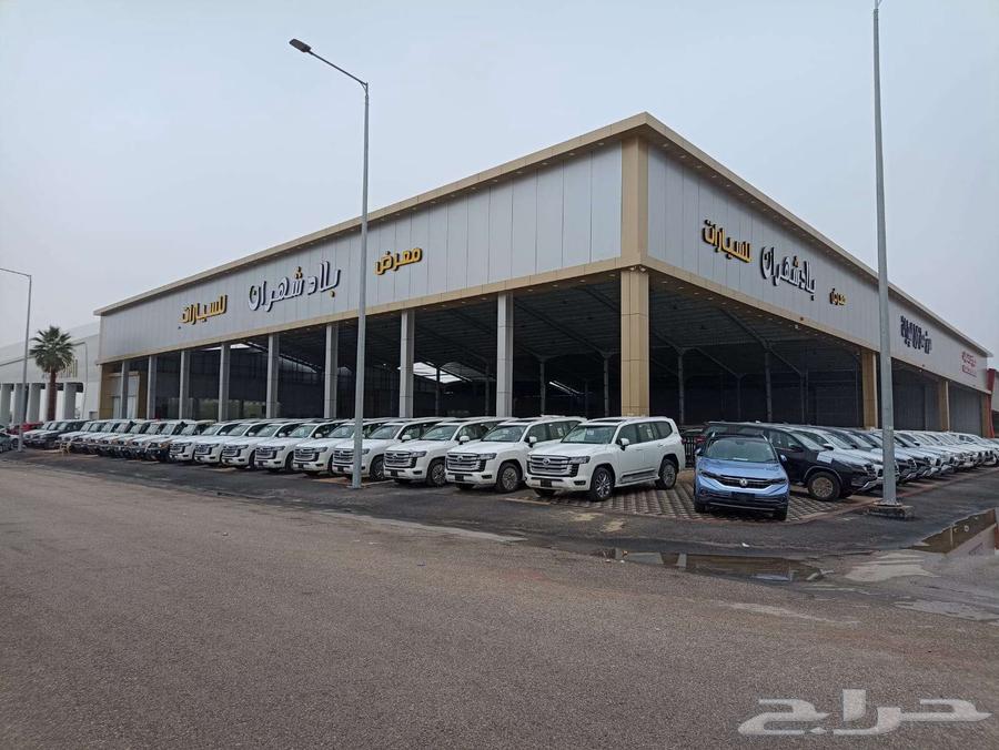 تويوتا كامري بنزين 2025 وارد الساير اسود64348232304899110