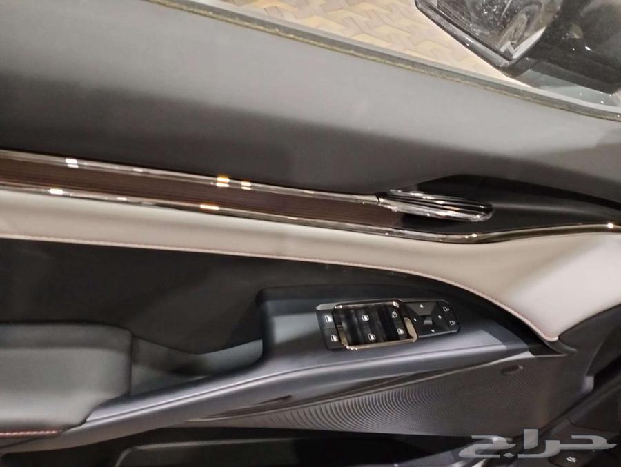 فورد تورس تيتانيوم فل 2025 متوفرة الان بخصومات للكاش64350749051650113