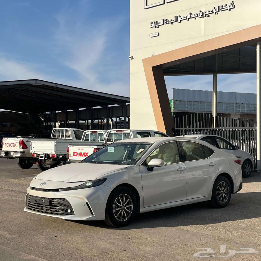 تويوتا كامري E بنزين 2025 - عروض الأقساط64350823241603110