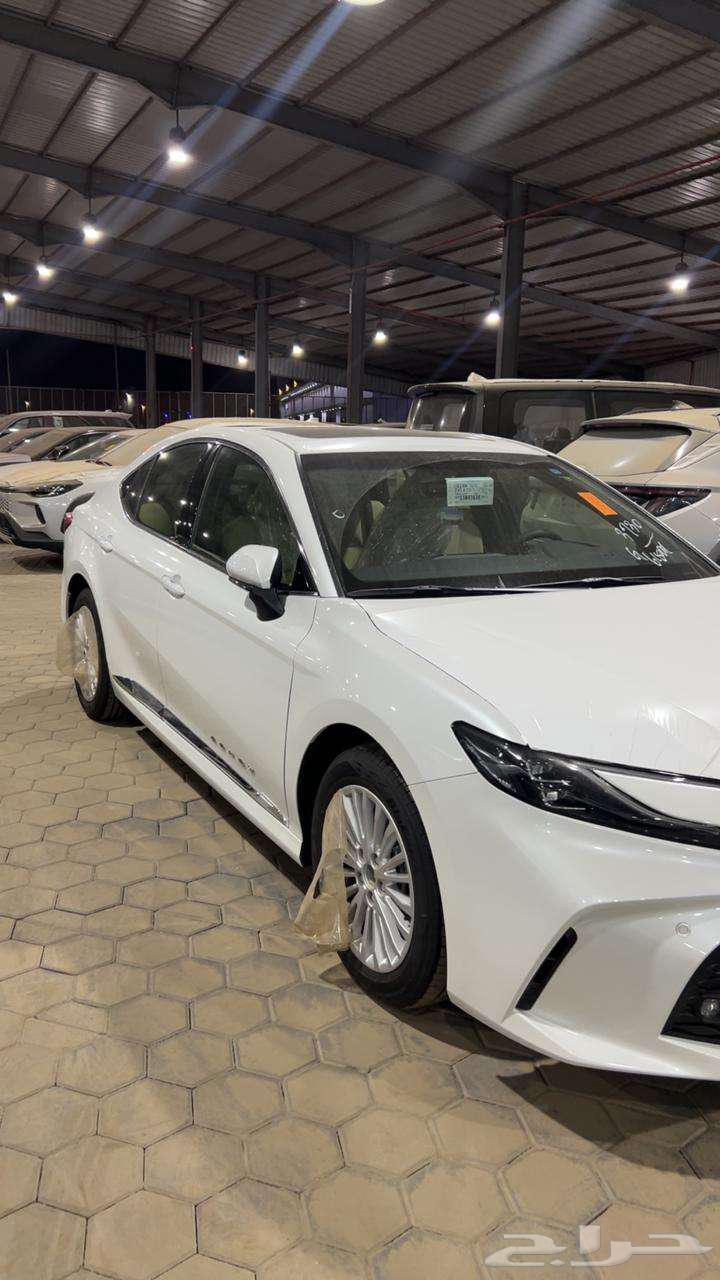تويوتا كامري LE بنزين 202564367697832450110