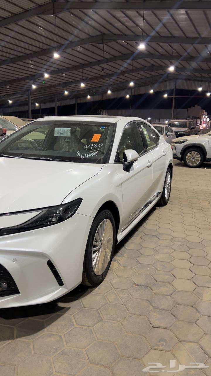تويوتا كامري LE بنزين 202564367697832450111